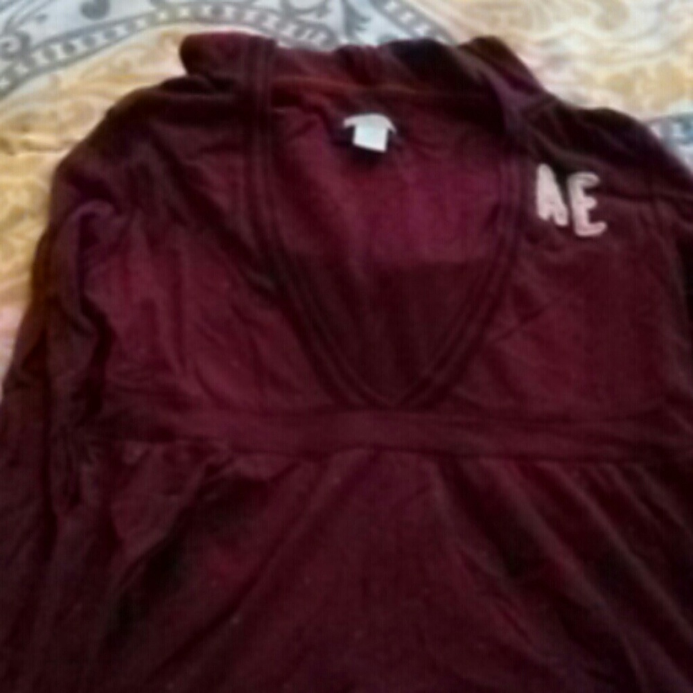 Long sleeve deep v neck hooded t shirt